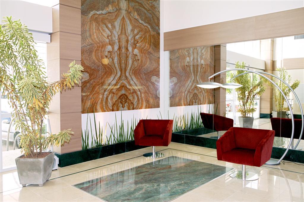 Grande - - Es Hotel 3*