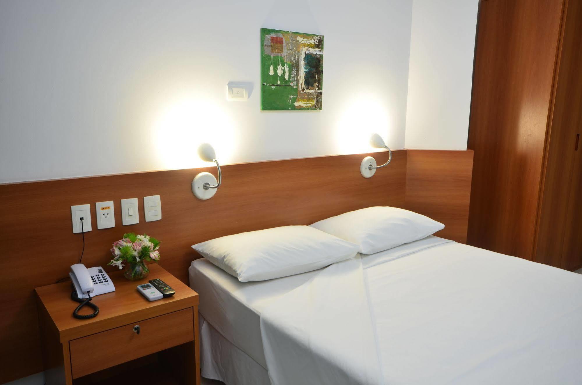 Hotel Grande - - Es